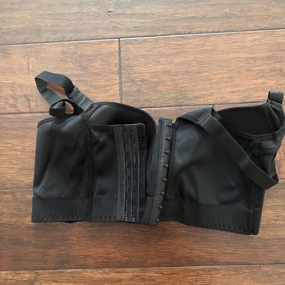 Woobilly Push Up Back Smooth Bras in nude and black 40B - Picture 3 of 10